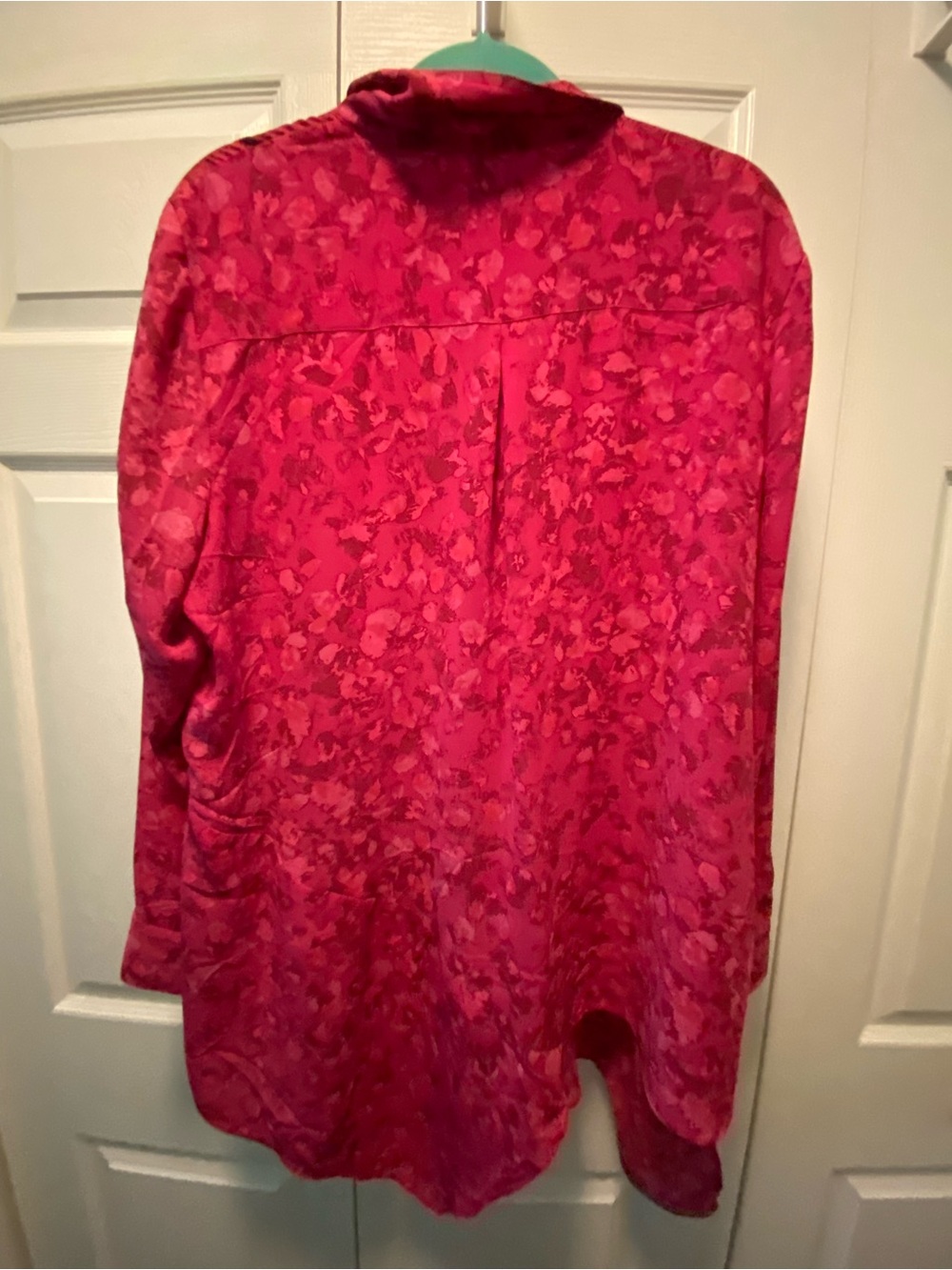 Halston Women’s Pink Abstract Floral Button Down Blouse Asymmetrical Hem XL - Picture 8 of 15